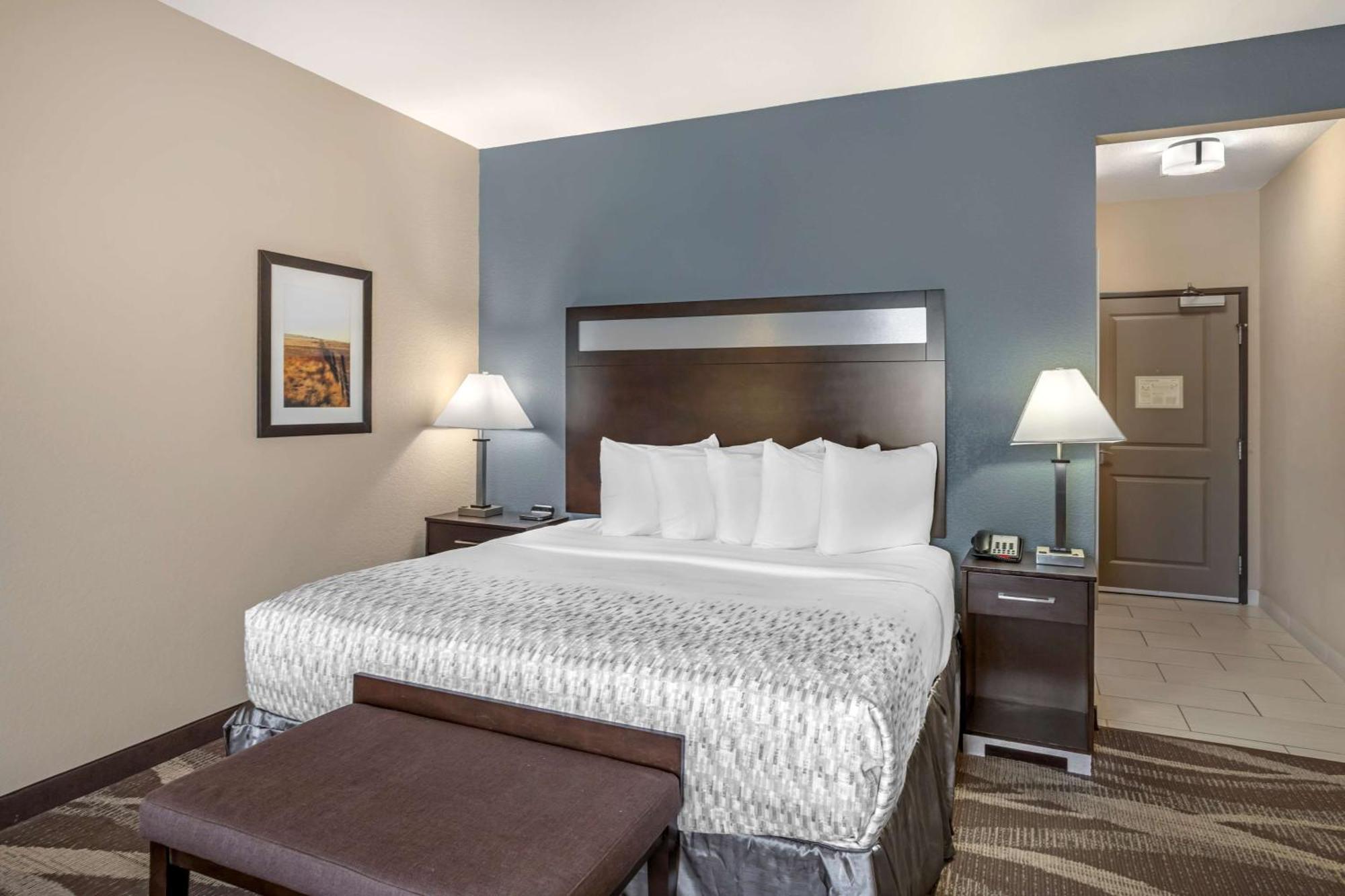Western Jackson & Hotel 3*